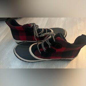 Sorel Out N About Plus Buffalo Plaid Boots - Women's size 7
